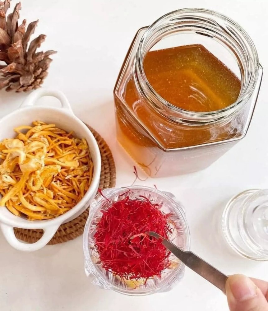 cách uống mật ong ngâm đông trùng hạ thảo